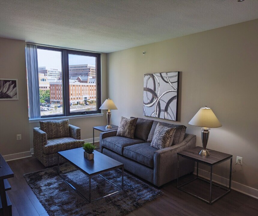 2200 Dock Ln in Alexandria, VA - Foto de edificio
