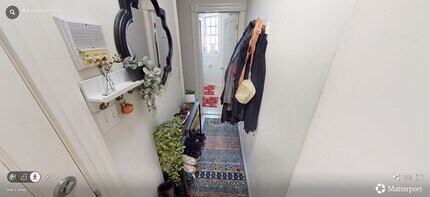 8 Bishop Allen Dr, Unit 2 in Cambridge, MA - Foto de edificio - Building Photo