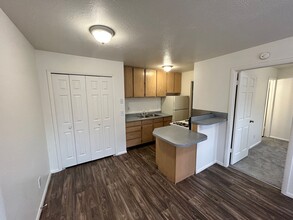 Cozy Apartments located in Salt Lake City! in Salt Lake City, UT - Building Photo - Building Photo