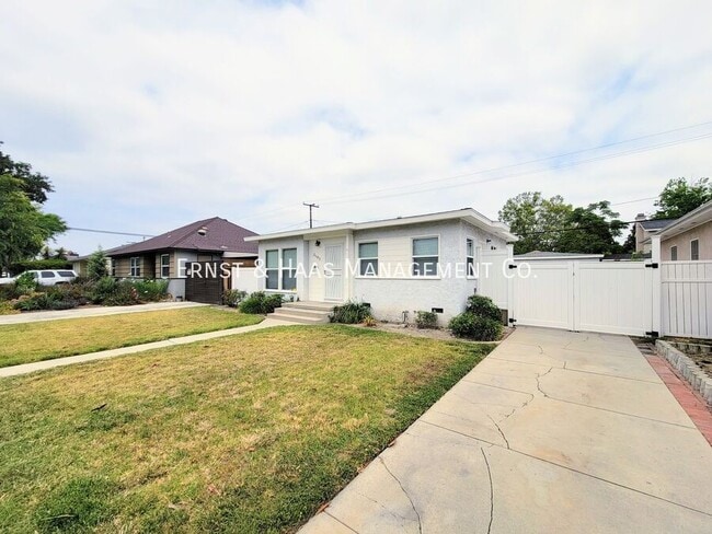 3102 Ocana Ave in Long Beach, CA - Building Photo - Building Photo