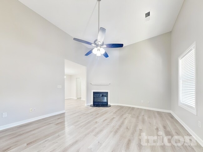 374 Chesapeake Way in Rockmart, GA - Foto de edificio - Building Photo