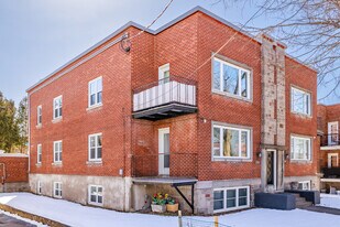 3780 Édouard-Montpetit Boul in Montréal, QC - Building Photo