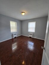 674 Perth Pl, Unit D in Philadelphia, PA - Foto de edificio - Building Photo
