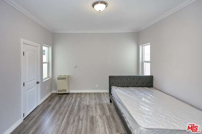 2422 Venice Blvd. in Los Angeles, CA - Building Photo - Building Photo