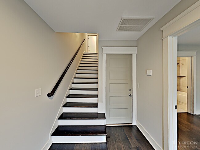 1204 Hillwood Private Cove in Nashville, TN - Building Photo - Building Photo