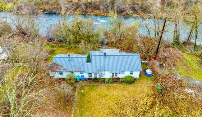 property at 582 Riverside Ave
