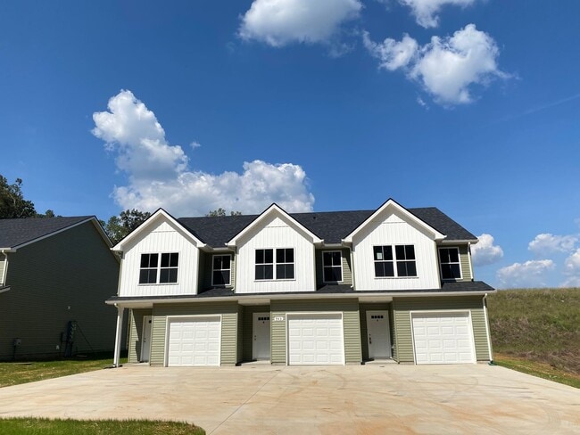 property at 943 Center Rd