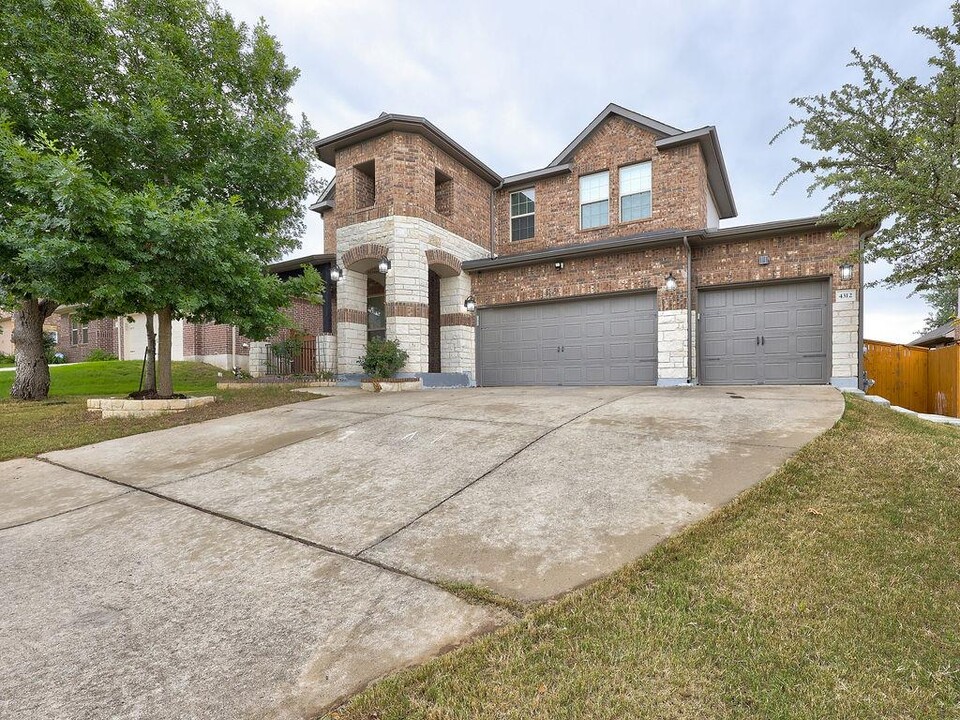 4312 Privacy Hedge St in Leander, TX - Building Photo