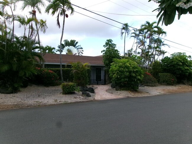 580 N Kalaheo Ave in Kailua, HI - Building Photo - Building Photo