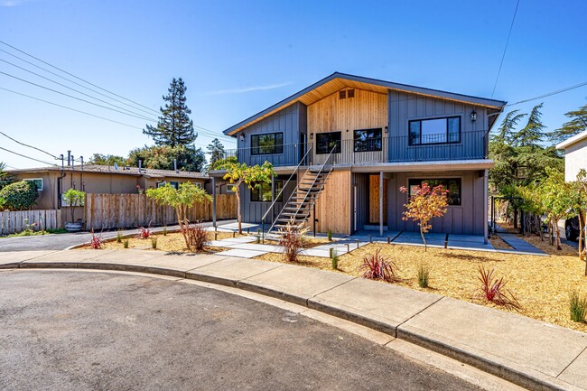 2321 Adrian St in Napa, CA - Building Photo - Building Photo