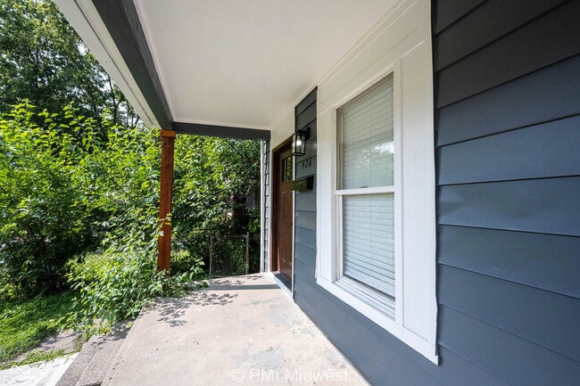 426 N Bradley Ave in Indianapolis, IN - Building Photo - Building Photo