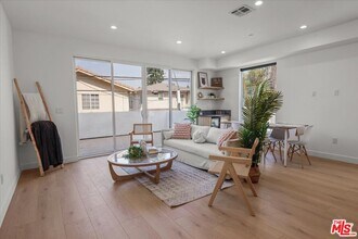847 N June St in Los Angeles, CA - Building Photo - Building Photo