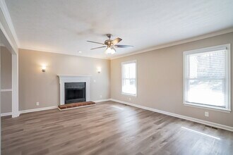 5428 Village Way in Nashville, TN - Building Photo - Building Photo