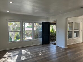 5351 Packard St, Unit 5355 - Pat & Angela in Los Angeles, CA - Building Photo - Building Photo