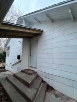 5 Birch Ct in Riverhead, NY - Building Photo