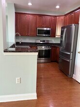 76 Lyon Ct in Jersey City, NJ - Building Photo - Building Photo