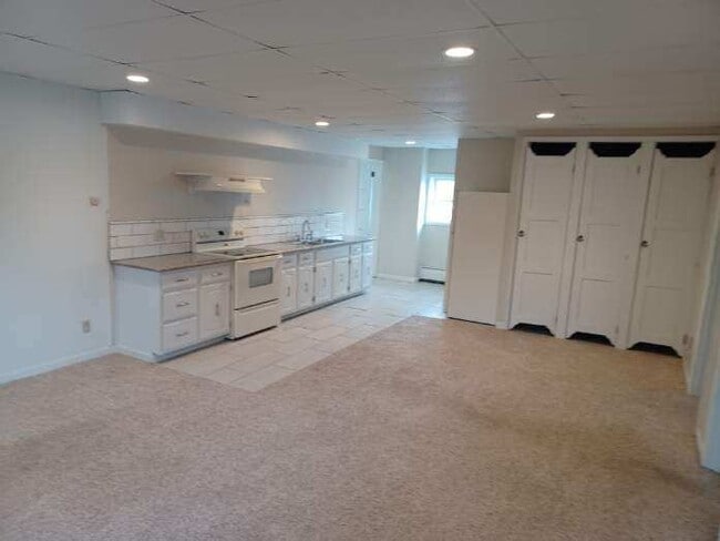 711 Vulcan St in Iron Mountain, MI - Foto de edificio - Building Photo