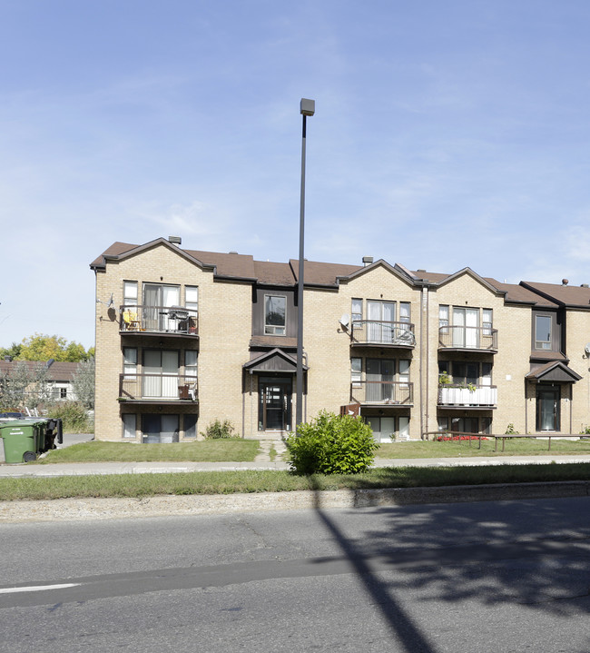 9331 Perras in Montréal, QC - Building Photo - Primary Photo