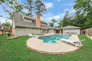 563 Landfall Ln in Conroe, TX - Building Photo