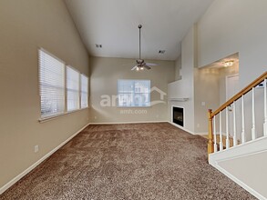 1244 W Oaks Way in Woodstock, GA - Building Photo - Building Photo