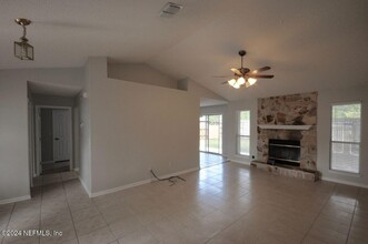 6967 Huntington Woods Cir E in Jacksonville, FL - Building Photo - Building Photo