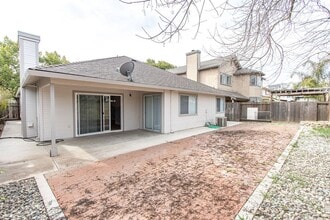 757 Waddell Way in Modesto, CA - Building Photo - Building Photo