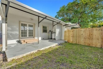 536 NW 25th Ave in Miami, FL - Building Photo - Building Photo