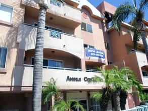 13915 Oxnard St in Los Angeles, CA - Building Photo - Building Photo