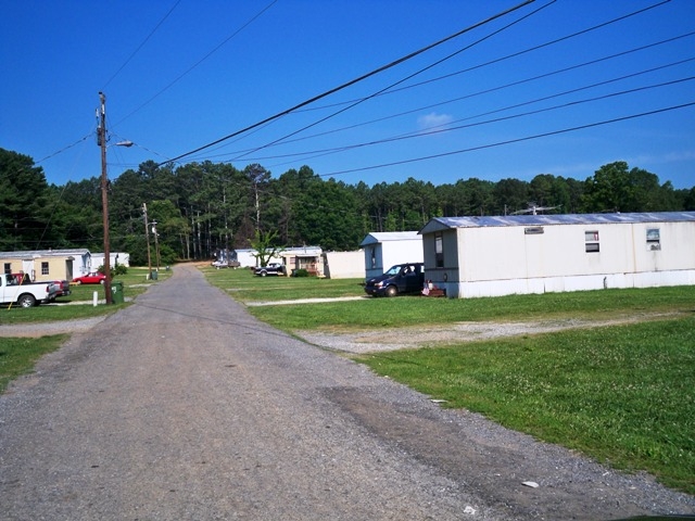 D J's Mobile Home Park in Cartersville, GA - Building Photo - Building Photo