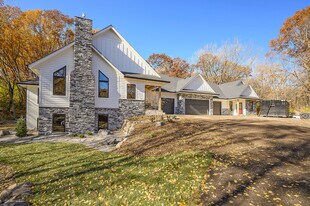 12121 Galaxie Ave in Apple Valley, MN - Building Photo