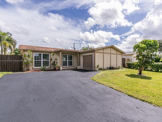 11461 NW 32nd Pl