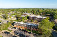 906 W Loire Ct in Peoria, IL - Foto de edificio - Building Photo