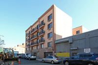 26-25-26-27 2nd St in Astoria, NY - Foto de edificio - Building Photo