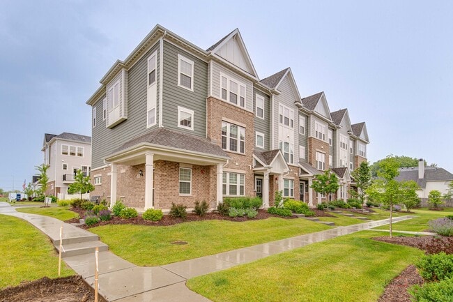 property at 121 Yorktown Ct