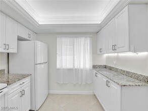 1600 Misty Pines Cir in Naples, FL - Building Photo - Building Photo