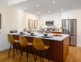 101 Asheville Rd-Unit -322 in Brookline, MA - Building Photo - Building Photo