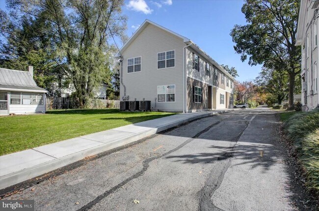 30 W Dahlgren St in Greencastle, PA - Building Photo - Building Photo