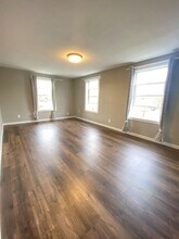 1524 S 8TH ST, Unit D in Tacoma, WA - Foto de edificio - Building Photo