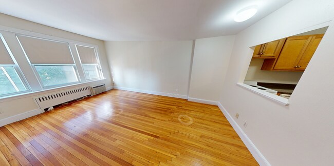 48 Lancaster Ter, Unit 103 in Brookline, MA - Foto de edificio - Building Photo