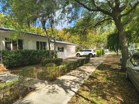 789 Pinecrest Dr in Miami Springs, FL - Building Photo