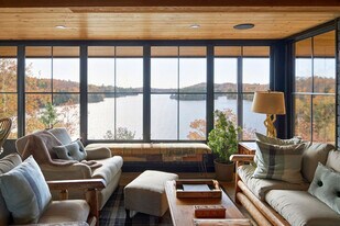 33 Chem. des Sittelles in Val-des-monts, QC - Building Photo