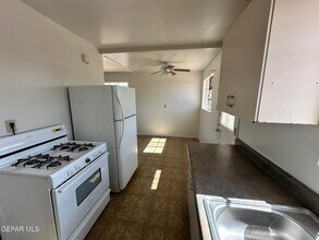 5036 Louis Dr in El Paso, TX - Building Photo - Building Photo