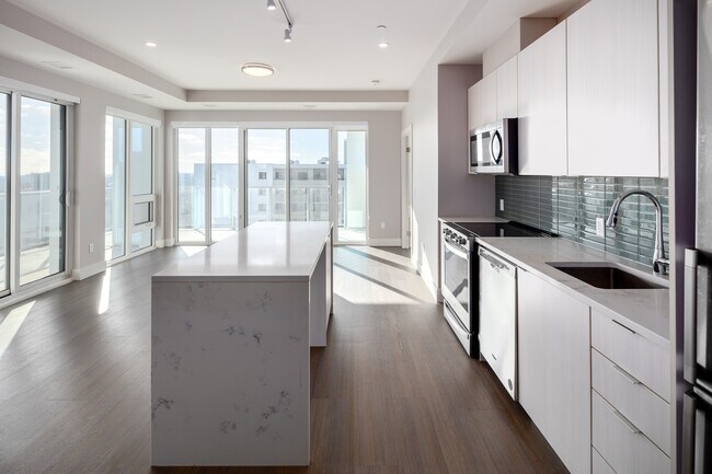 The Kay in Mississauga, ON - Building Photo - Interior Photo