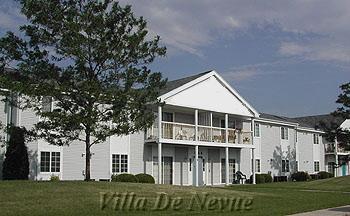 Villa DeNevue Apartments in Fond du Lac, WI - Building Photo