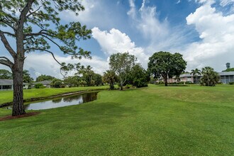 18081 SE Country Club Dr in Tequesta, FL - Building Photo - Building Photo