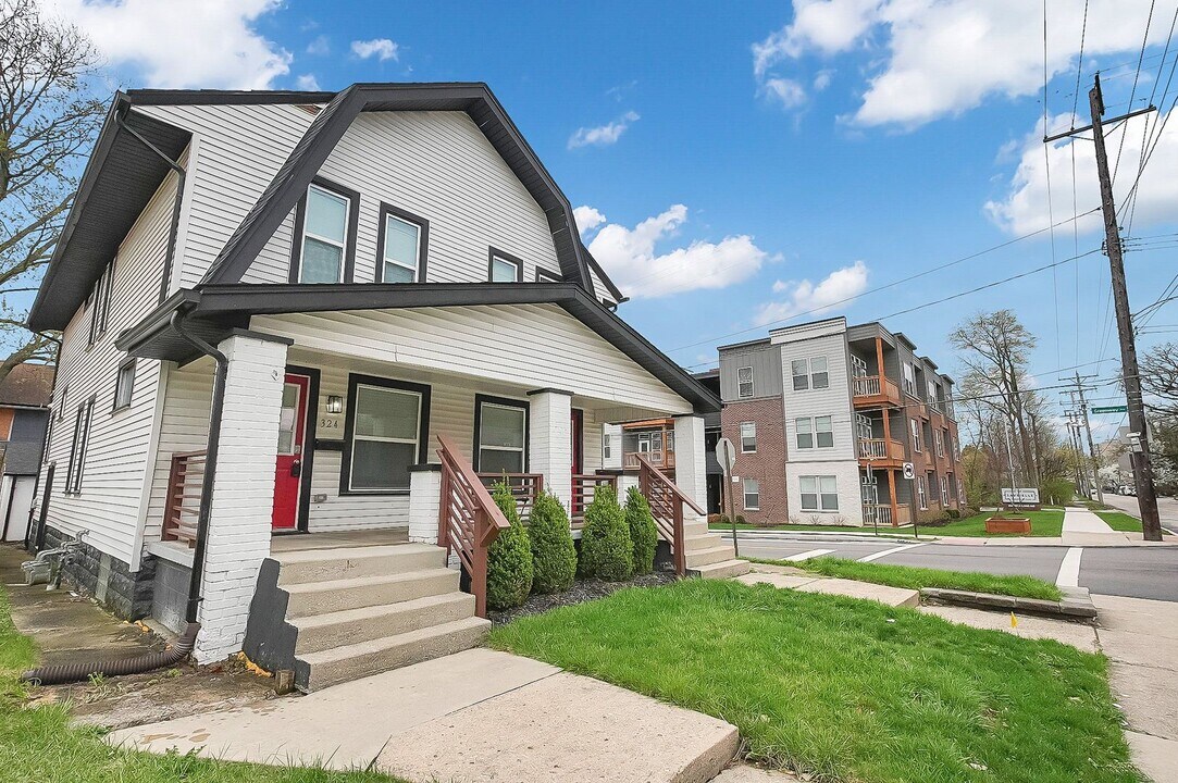 322-324-324 Woodland Ave in Columbus, OH - Building Photo