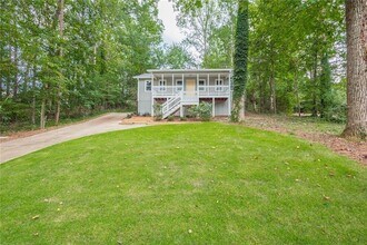 2010 Lakeside Trail in Cumming, GA - Building Photo - Building Photo