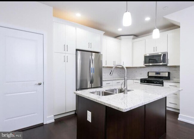 103 Lakeview Ct in King of Prussia, PA - Building Photo - Building Photo