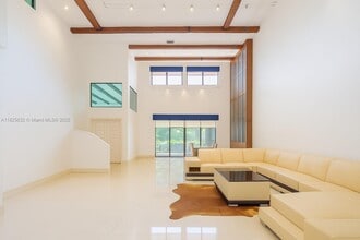 9318 NW 50th Doral Cir S in Doral, FL - Building Photo - Building Photo