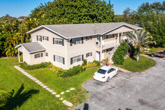 1850 Palm Trl in Delray Beach, FL - Building Photo - Building Photo